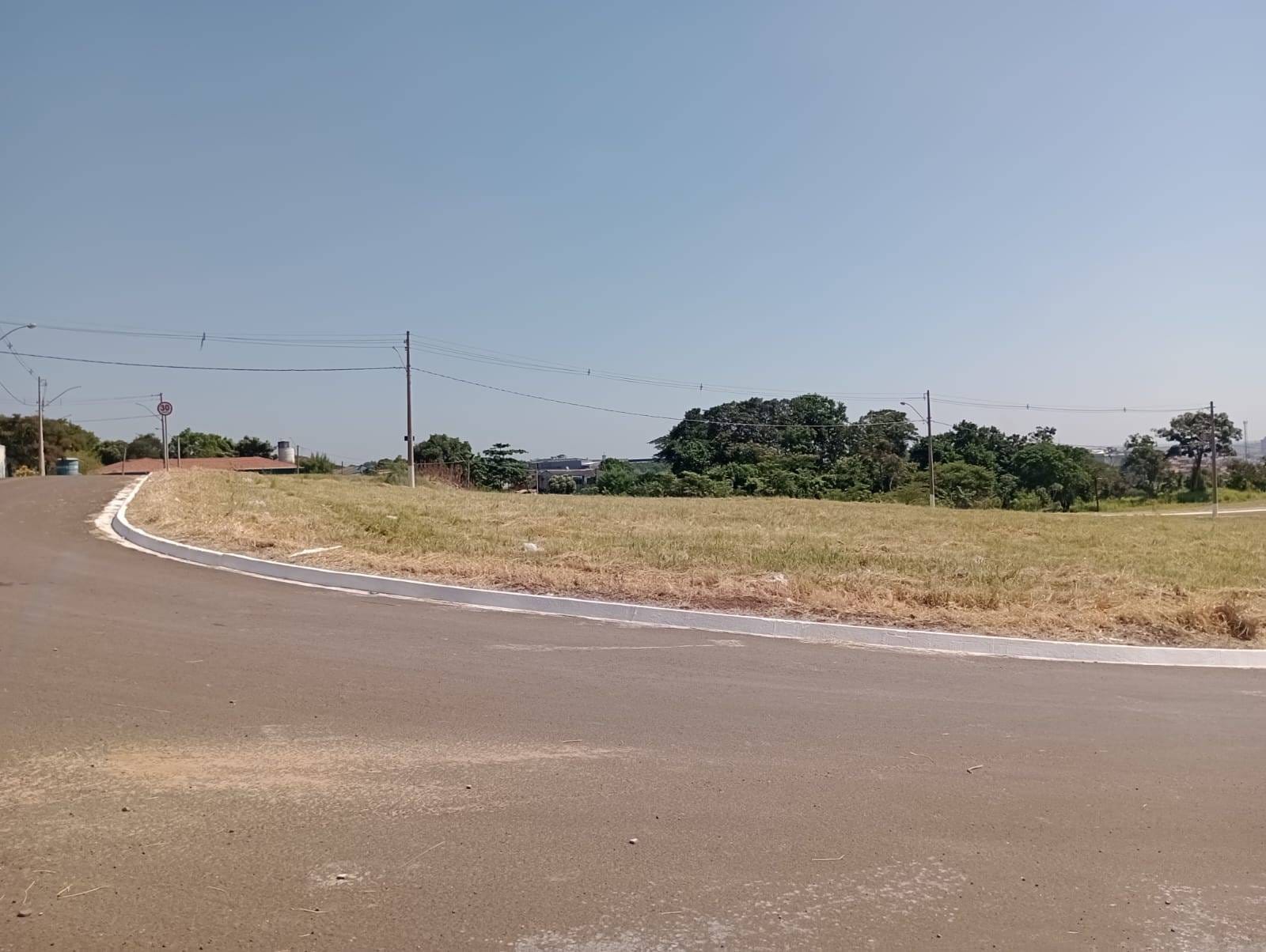 Terreno à venda, 201m² - Foto 1