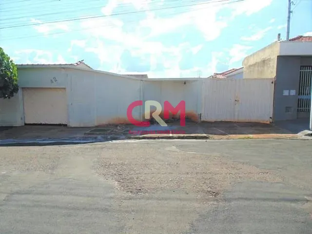 Terreno com 330m², à venda, no bairro Parque Residencial Laranjeiras III em Taquaritinga