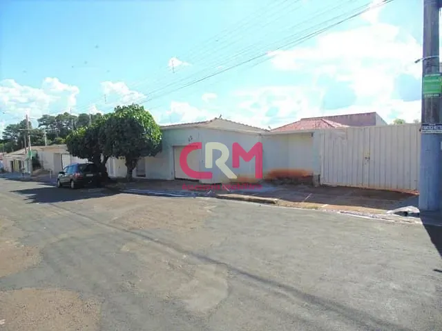 Terreno com 330m², à venda, no bairro Parque Residencial Laranjeiras III em Taquaritinga