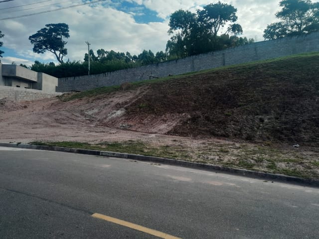 Terreno com 661m², à venda, no bairro Observatório em Vinhedo