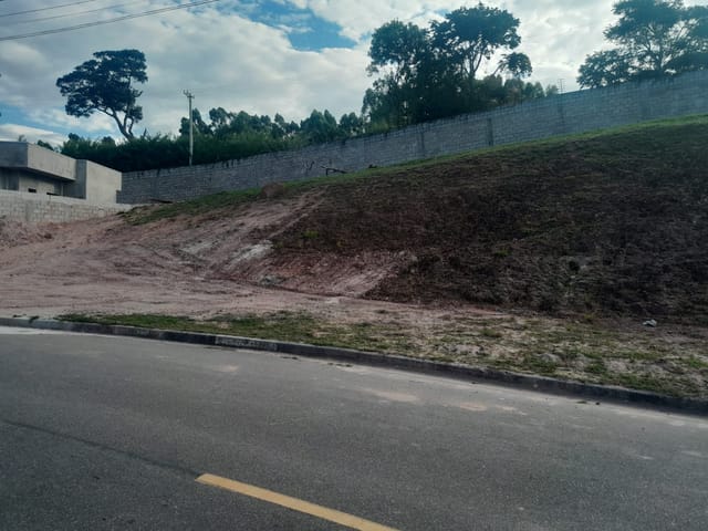 Terreno com 661m², à venda, no bairro Observatório em Vinhedo
