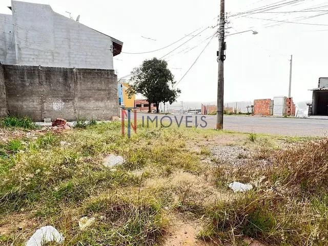 Terreno com 333m², à venda, no bairro Parque Hortensia em Bom Jesus dos Perdões