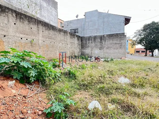 Terreno com 333m², à venda, no bairro Parque Hortensia em Bom Jesus dos Perdões