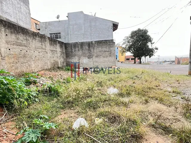 Terreno com 333m², à venda, no bairro Parque Hortensia em Bom Jesus dos Perdões