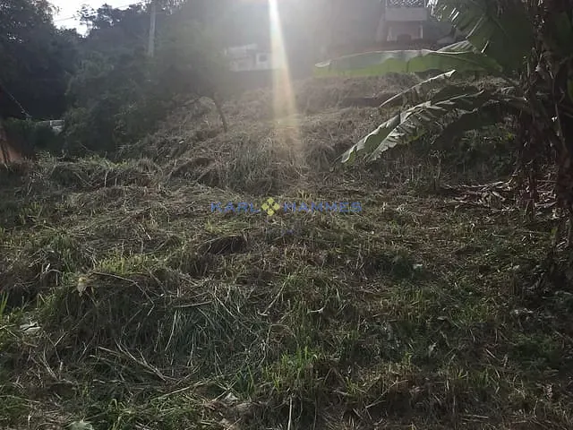 Terreno com 590m², à venda, no bairro Quitandinha em Petrópolis