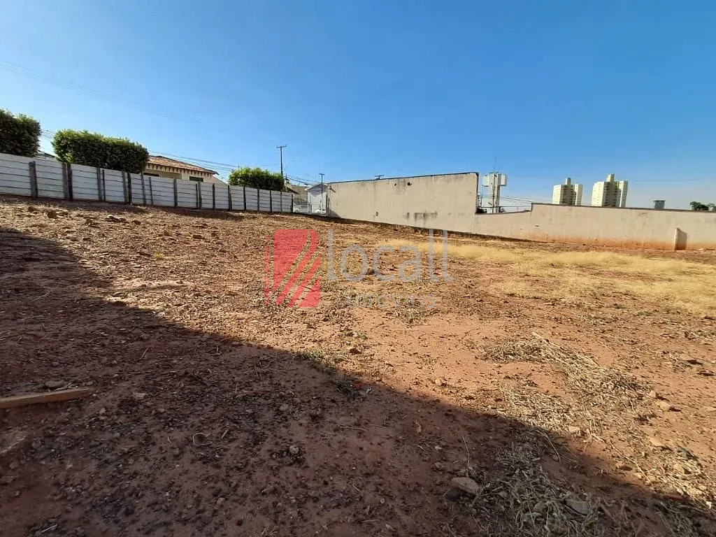 Terreno / Lote / Condomínio  para aluguel, 10m² — foto 2 de 5