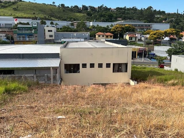 Terreno com 324m², para alugar, no bairro Portais (Polvilho) em Cajamar