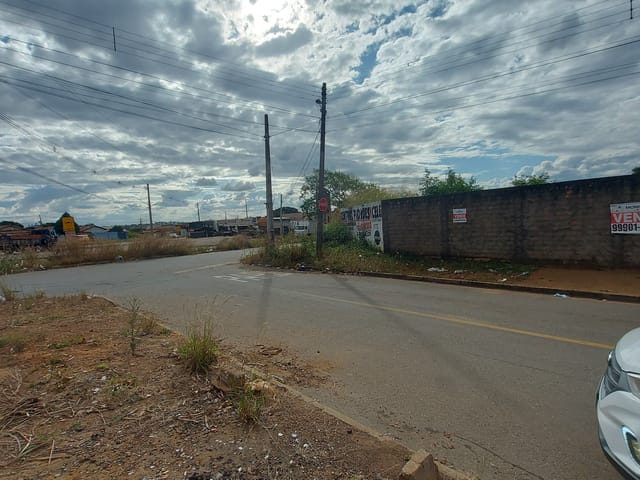 Terreno com 601m², à venda, no bairro Setor Garavelo em Aparecida de Goiânia