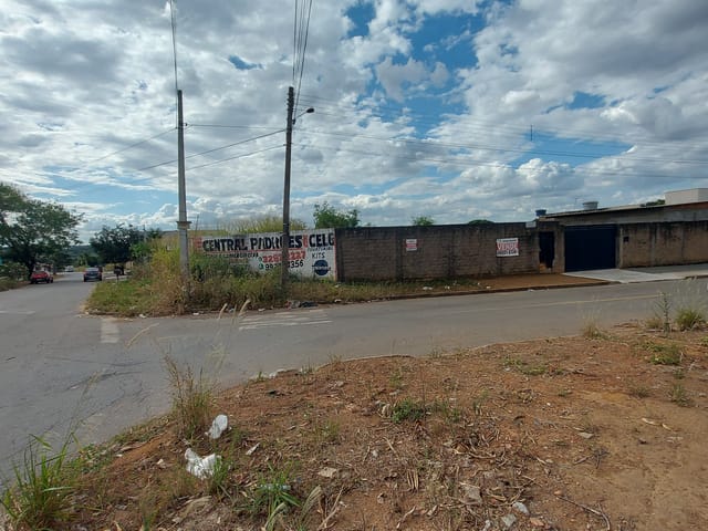 Terreno com 601m², à venda, no bairro Setor Garavelo em Aparecida de Goiânia