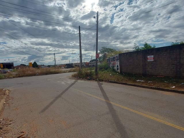 Terreno com 601m², à venda, no bairro Setor Garavelo em Aparecida de Goiânia