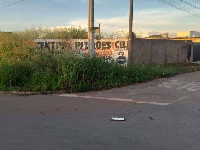 Terreno com 601m², à venda, no bairro Setor Garavelo em Aparecida de Goiânia
