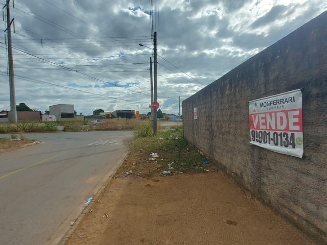 Terreno com 601m², à venda, no bairro Setor Garavelo em Aparecida de Goiânia