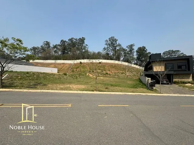 Terreno com 622m², à venda, no bairro Santa Cândida em Vinhedo