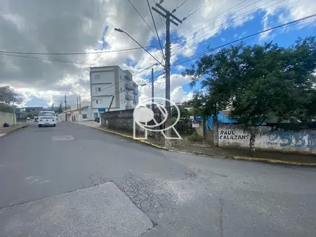 Terreno à venda, no bairro Centro em Registro