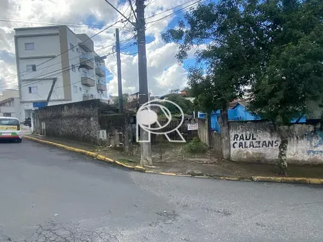 Terreno à venda, no bairro Centro em Registro