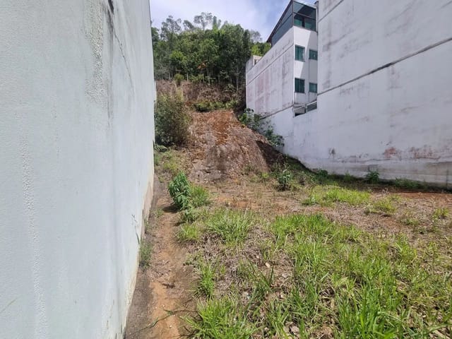 Terreno com 366m², à venda, no bairro Recanto da Mata em Juiz de Fora