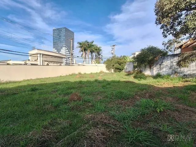 Terreno com 557m², à venda, no bairro Jardim das Colinas em São José dos Campos