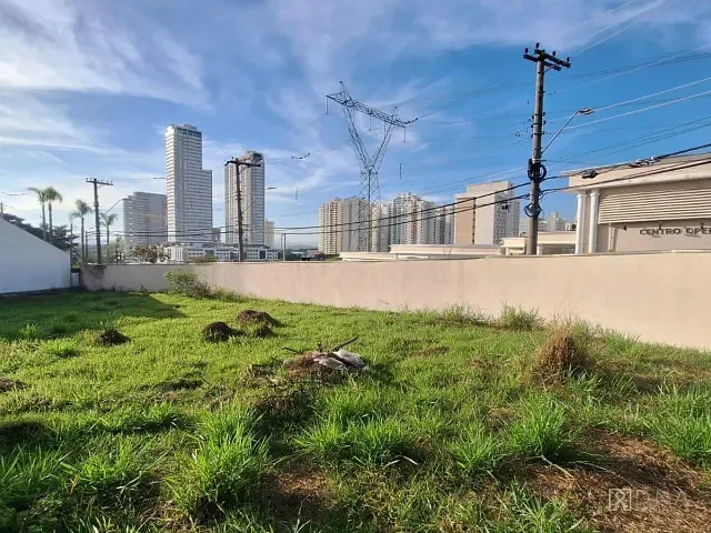 Terreno com 557m², à venda, no bairro Jardim das Colinas em São José dos Campos