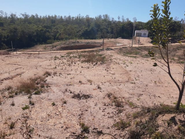 Terreno com 613m², à venda, no bairro Zona rual em Abadiânia