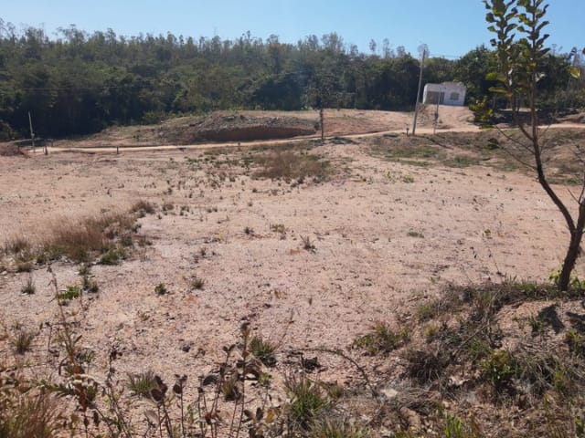 Terreno com 613m², à venda, no bairro Zona rual em Abadiânia