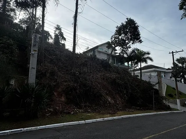 Terreno com 1011m², à venda, no bairro Arujázinho I, II e III em Arujá
