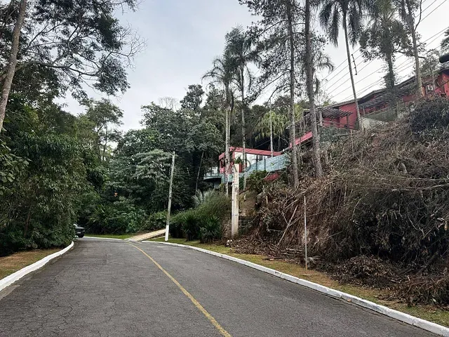 Terreno com 1011m², à venda, no bairro Arujázinho I, II e III em Arujá