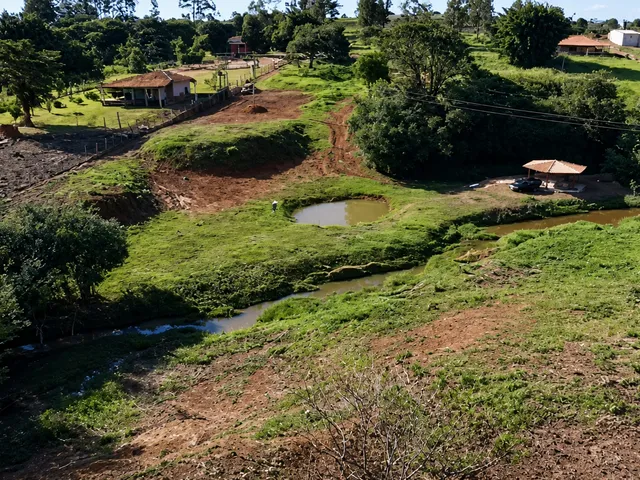 Terreno com 5500m², à venda, no bairro Aleluia em Quadra