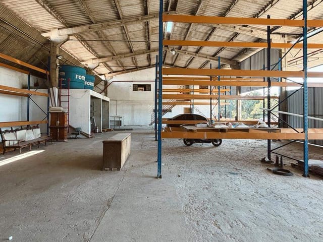 Terreno com 13500m², à venda, no bairro Jardim Limoeiro em Serra