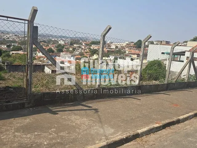 Terreno com 800m², à venda, no bairro Vila Santa Barbará em GUAXUPÉ