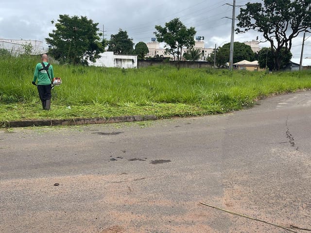 Terreno com 378m², à venda, no bairro Residencial Canadá em Goiânia