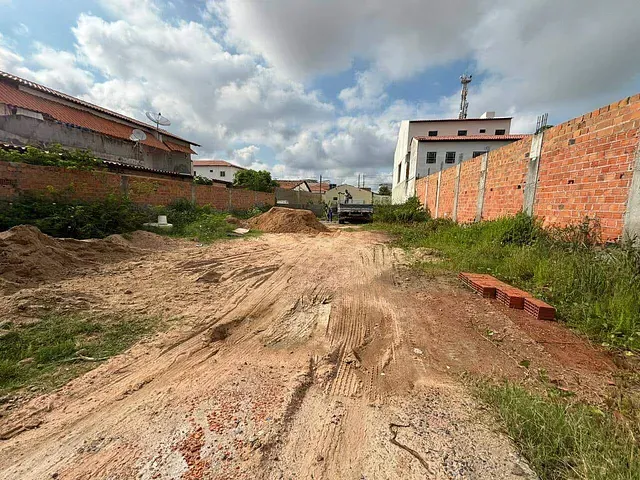 Terreno com 363m², à venda, no bairro Tancredo Neves II em Paulo Afonso