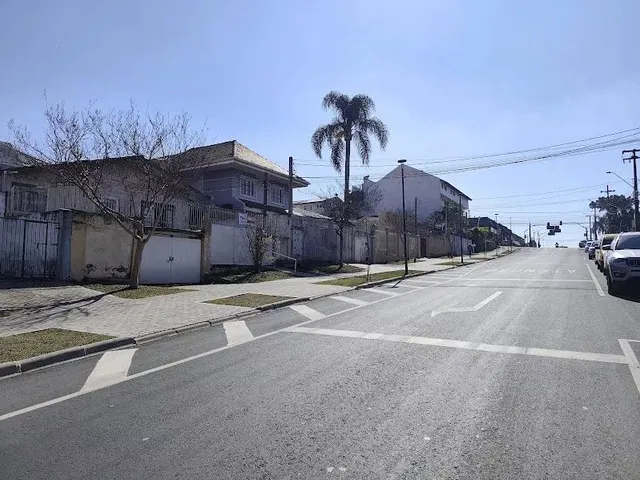 Terreno à venda, no bairro Cajuru em Curitiba