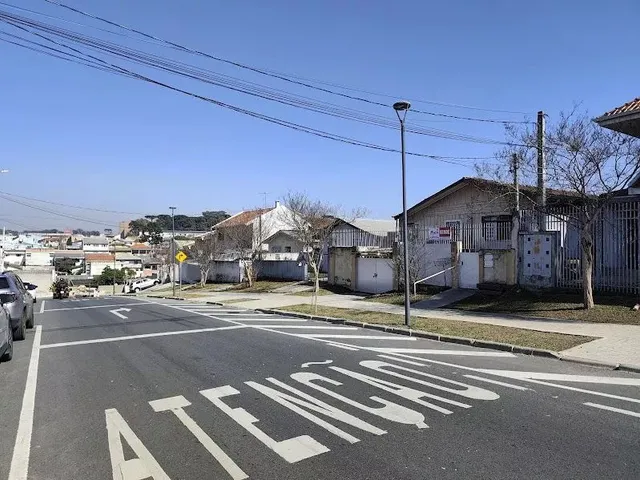 Terreno à venda, no bairro Cajuru em Curitiba