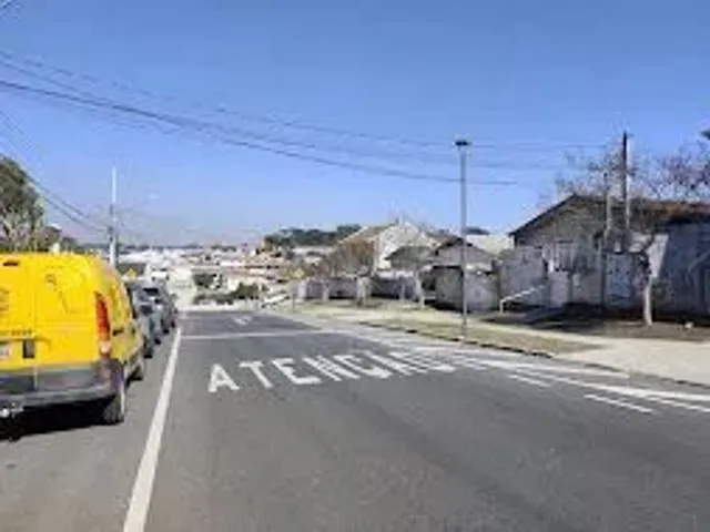 Terreno à venda, no bairro Cajuru em Curitiba