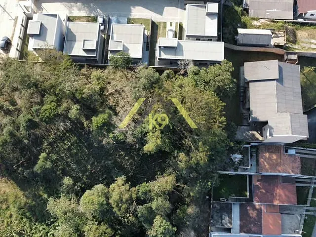 Terreno com 1000m², à venda, no bairro Embu em Colombo