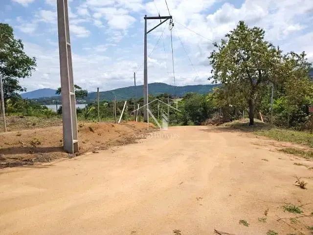 Terreno com 360m², à venda, no bairro Jardim Interlagos (Ponta Negra) em Maricá