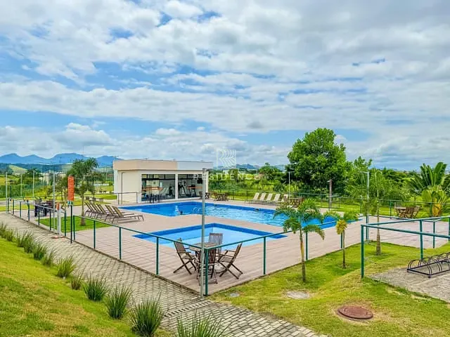 Terreno com 255m², à venda, no bairro Colinas em Porto Real