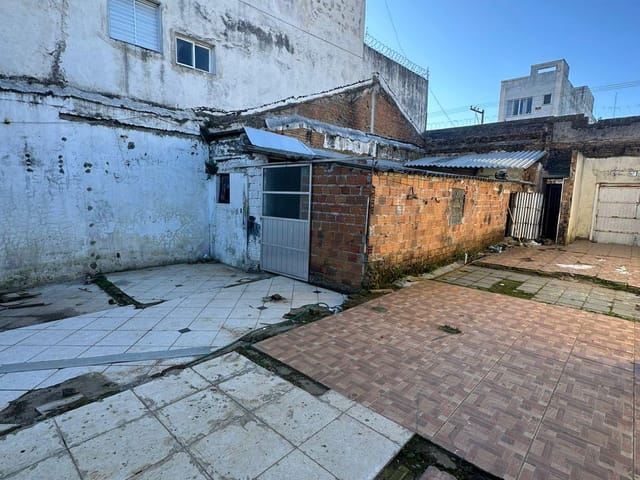 Terreno com 450m², à venda, no bairro Centro em Pelotas