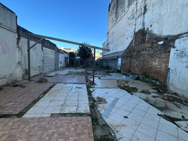 Terreno com 450m², à venda, no bairro Centro em Pelotas