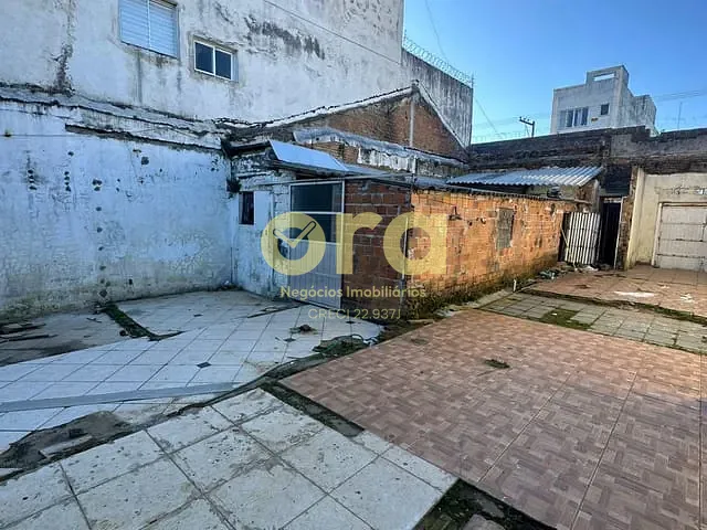 Terreno com 450m², à venda, no bairro Centro em Pelotas