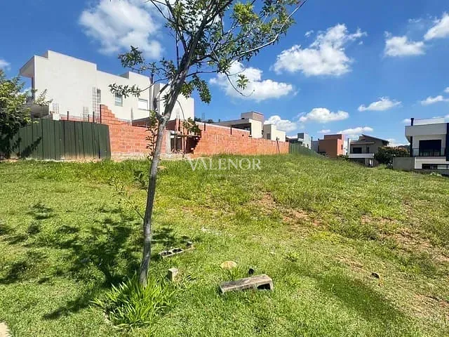 Terreno com 360m², à venda, no bairro Loteamento Brisas do Lago em Jundiaí