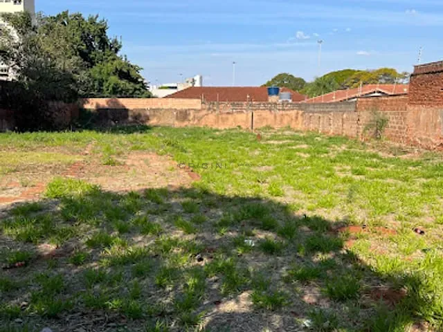 Terreno com 800m², à venda, no bairro Amambai em Campo Grande