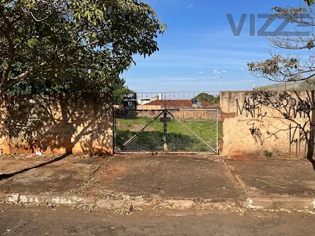 Terreno com 800m², à venda, no bairro Amambai em Campo Grande
