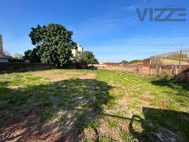 Terreno com 800m², à venda, no bairro Amambai em Campo Grande