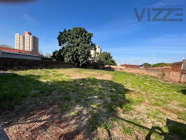 Terreno com 800m², à venda, no bairro Amambai em Campo Grande