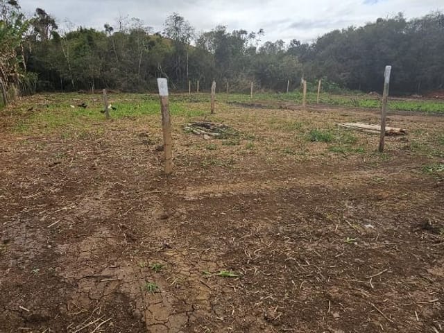 Terreno com 150m², à venda, no bairro Vazes em Cambuí