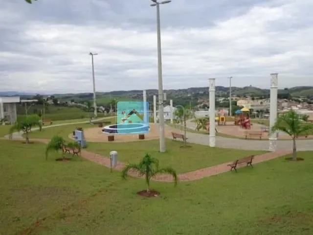 Terreno com 252m², à venda, no bairro Condomínio Residencial Mantiqueira em Não informado