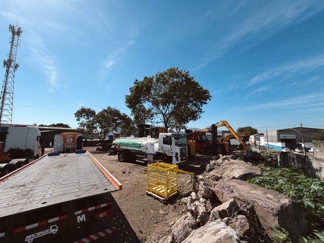 Terreno com 2700m², à venda, no bairro Novo Horizonte em Serra