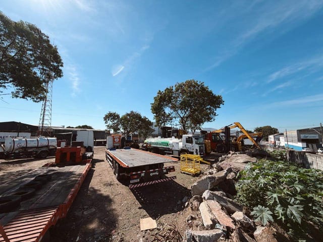 Terreno com 2700m², à venda, no bairro Novo Horizonte em Serra