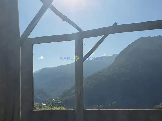 Terreno com 2726m², à venda, no bairro Caxambu em Petrópolis